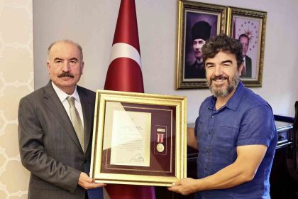 15-temmuz-gazisine-devlet-ovunc-madalyasi-verildi