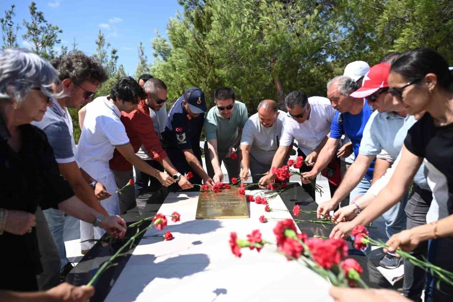 57-alay-komutani-yarbay-huseyin-avni-bey-mezari-basinda-anildi
