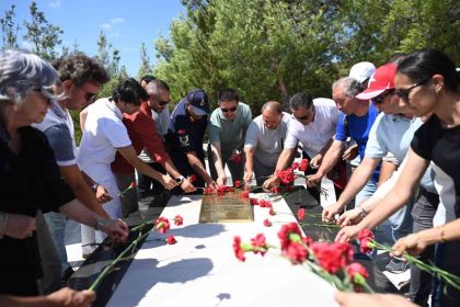 57-alay-komutani-yarbay-huseyin-avni-bey-mezari-basinda-anildi