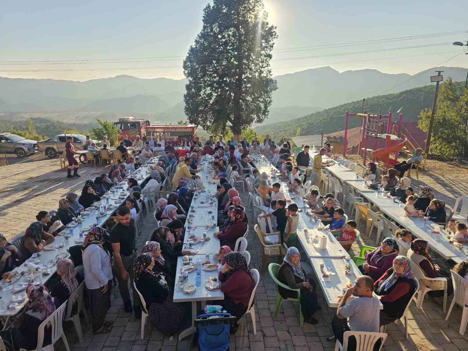 adanada-orman-yanginlarinin-sonmesi-icin-dualar-edildi-kurban-kesildi