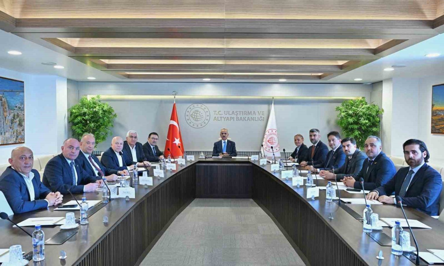 bakan-uraloglu-ile-ulasim-zirvesinde-bir-araya-geldiler