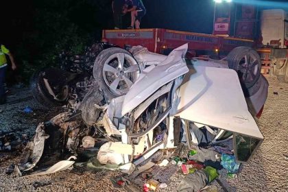 canakkalede-feci-trafik-kazasi-6-kisi-hayatini-kaybetti