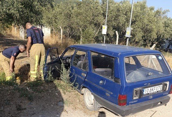 erdekte-trafik-kazasi-arac-yan-yatti-surucu-altinda-kaldi