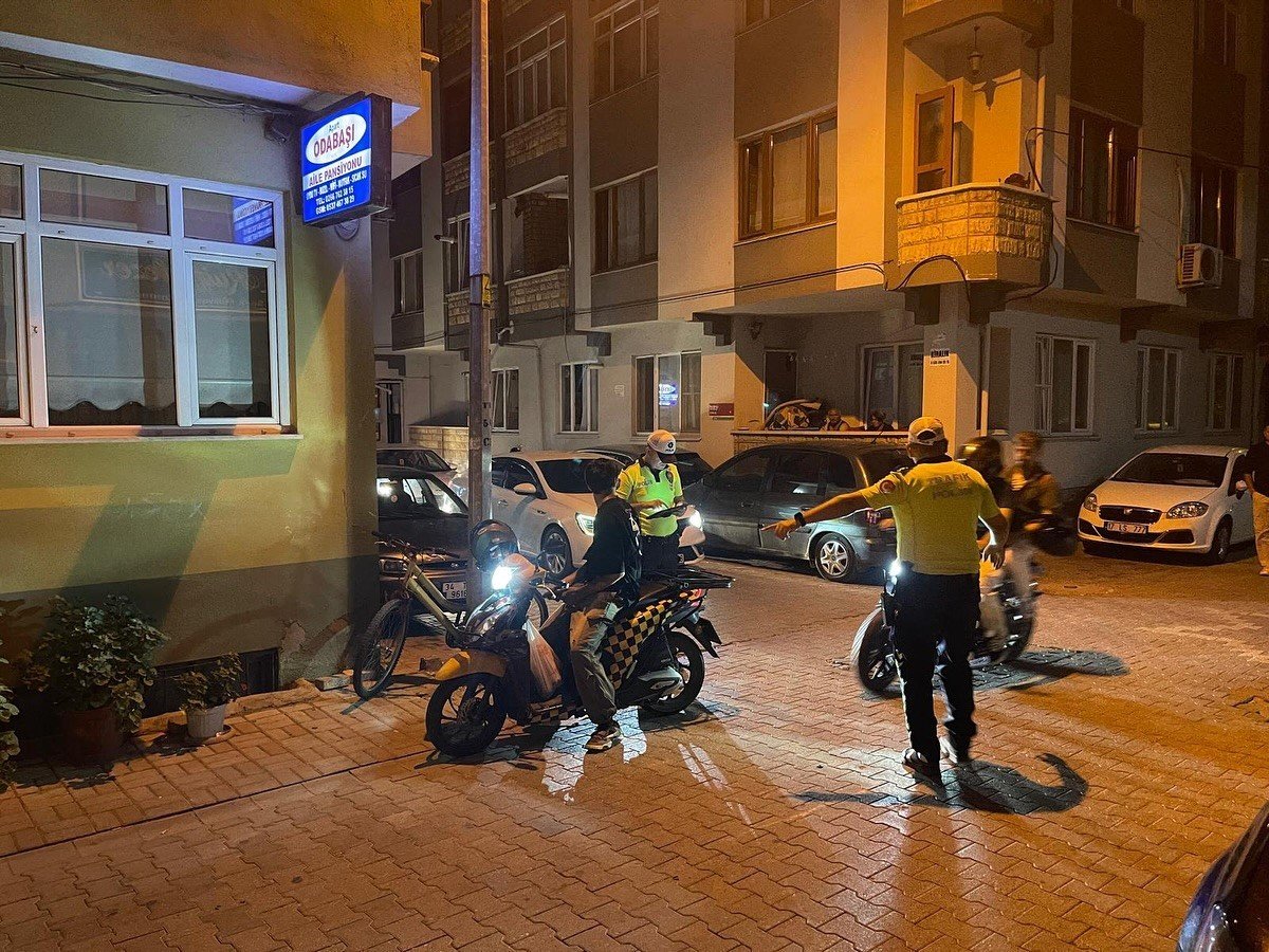 gonende-gece-denetimi-kurallara-uymayan-suruculere-ceza-yagdi
