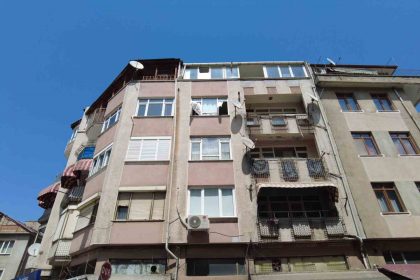 kolonlari-patlayan-bina-tahliye-ediliyor