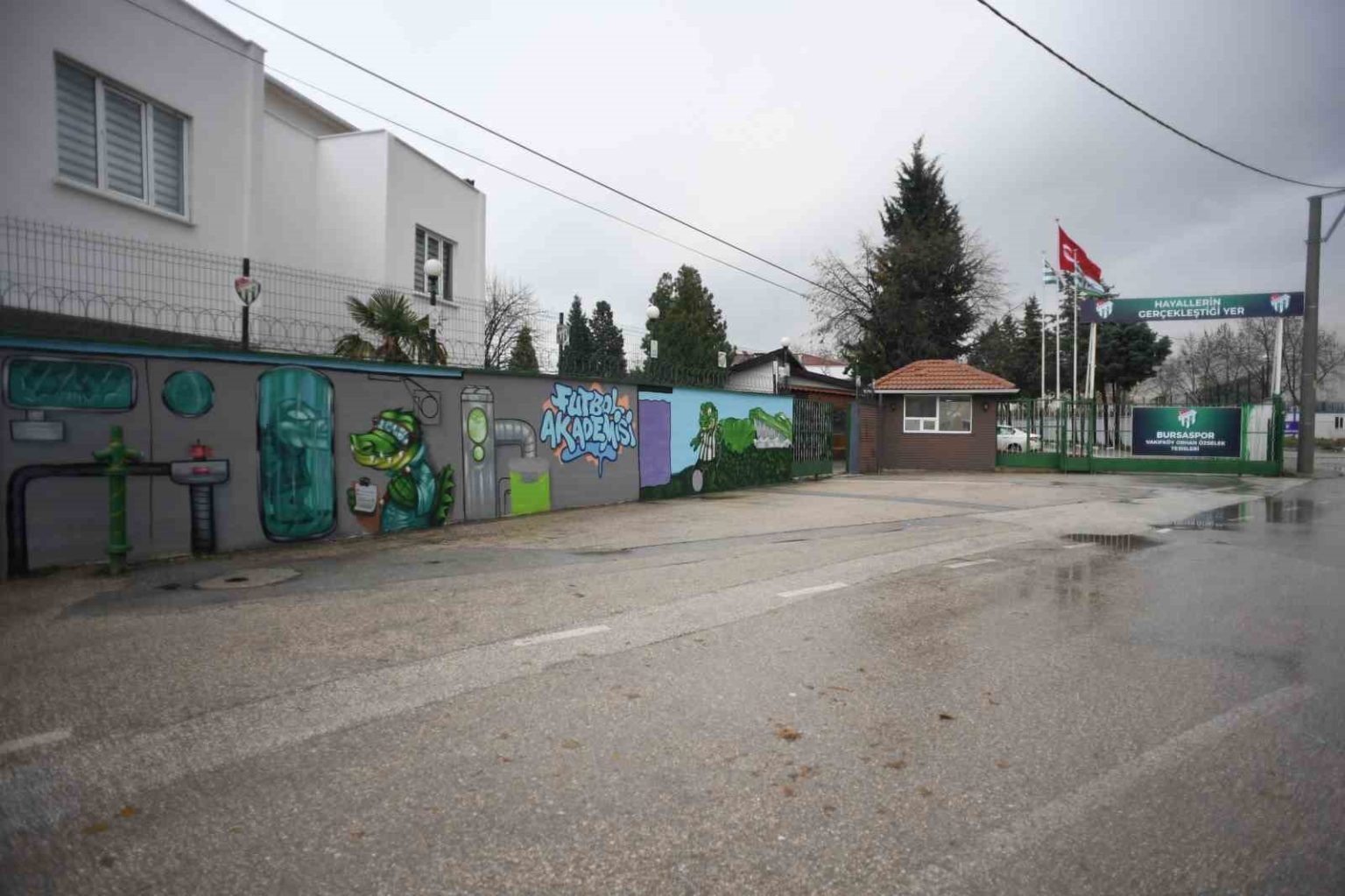 oktay-yilmaz-ve-enes-celikten-vakifkoy-tesislerine-yenileme-mujdesi