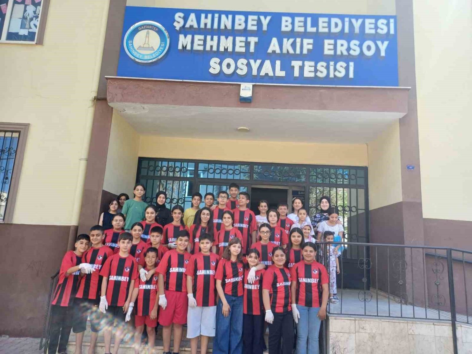 sahinbeyli-cocuklardan-ornek-davranis