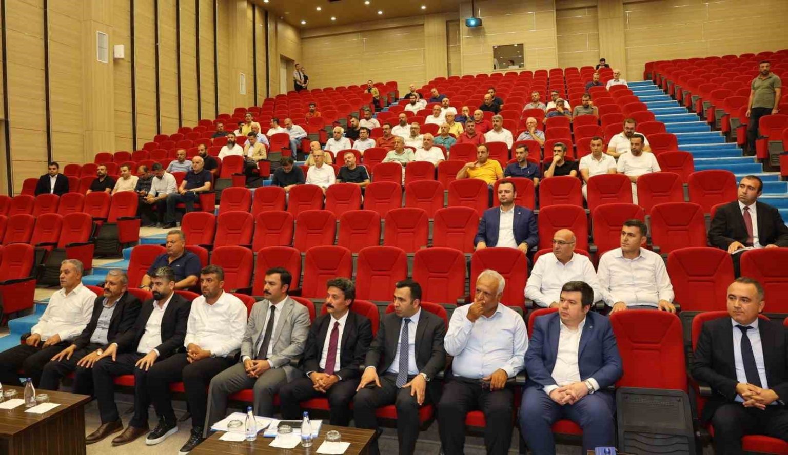 sanayi-ve-teknoloji-bakan-yardimcisi-inan-sanayici-ve-is-insanlariyla-bulustu
