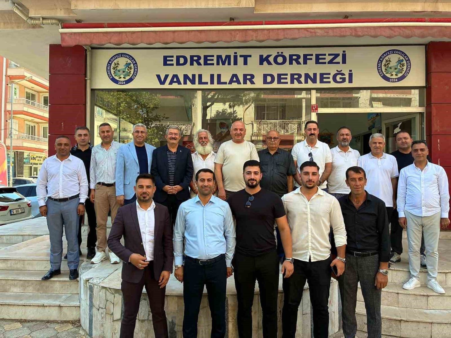 van-tso-heyetinden-edremit-korfezi-vanlilar-dernegine-anlamli-ziyaret