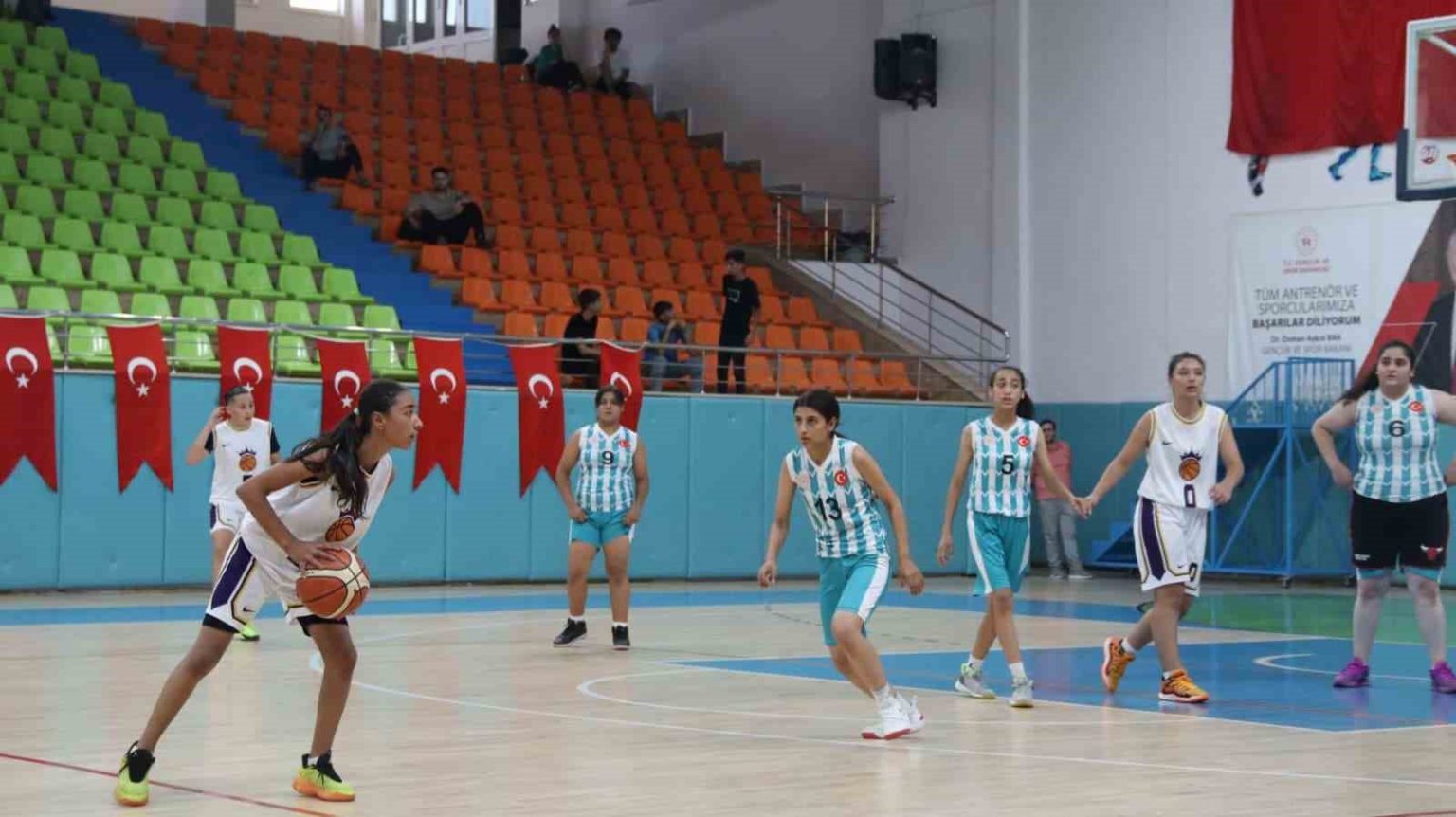 analig-basketbol-yari-final-heyecani-elazigda-basladi