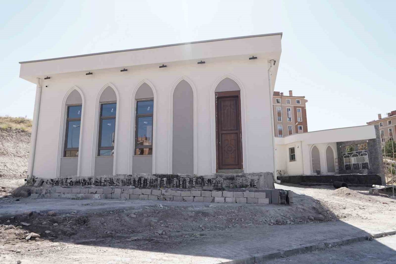 demokrasi-mahallesinin-butik-camisi-hizla-tamamlaniyor