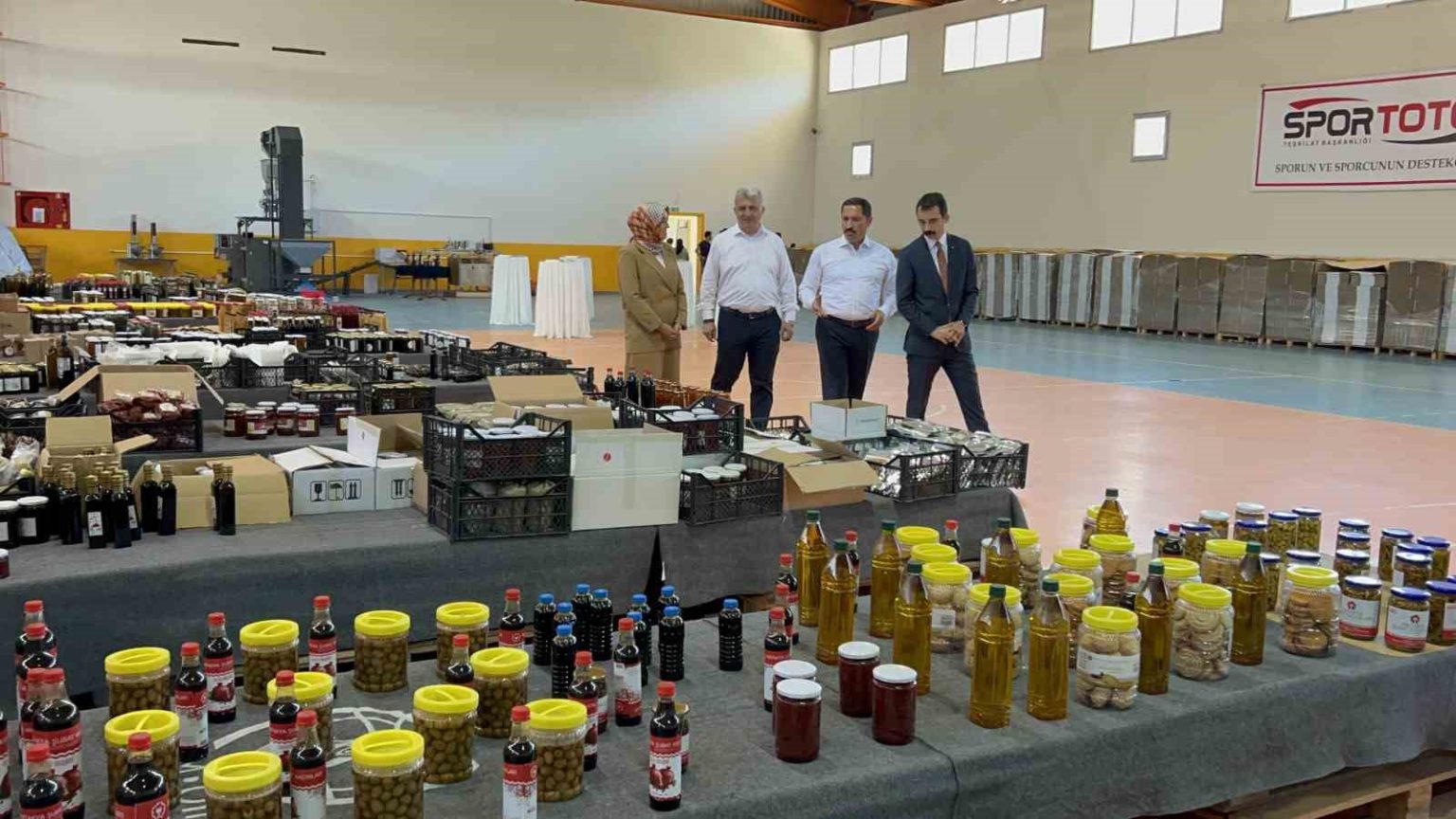 depremzede-kadinlari-uretime-tesvik-eden-hayat-hatay-projesi-600-kadini-kooperatif-catisi-altinda-birlestirdi