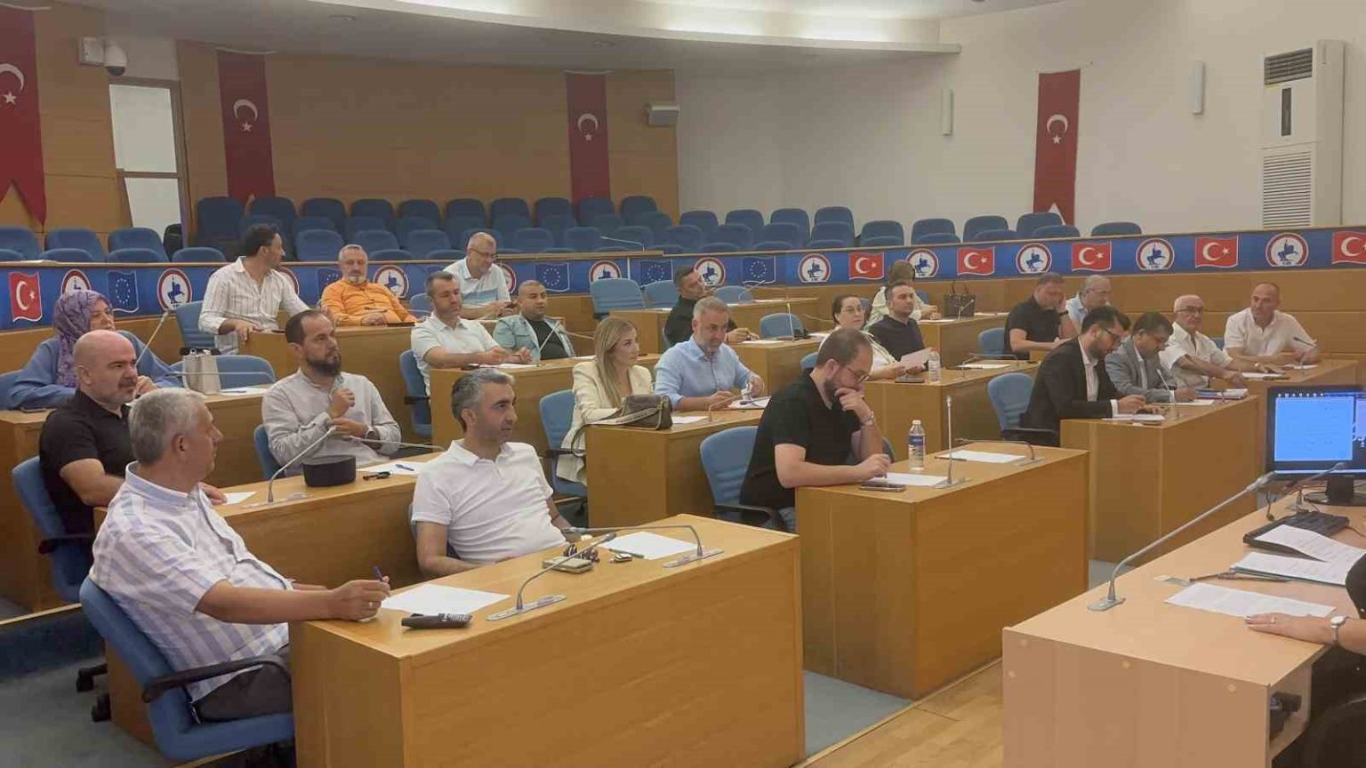 duzce-belediye-meclisi-olaganustu-toplandi