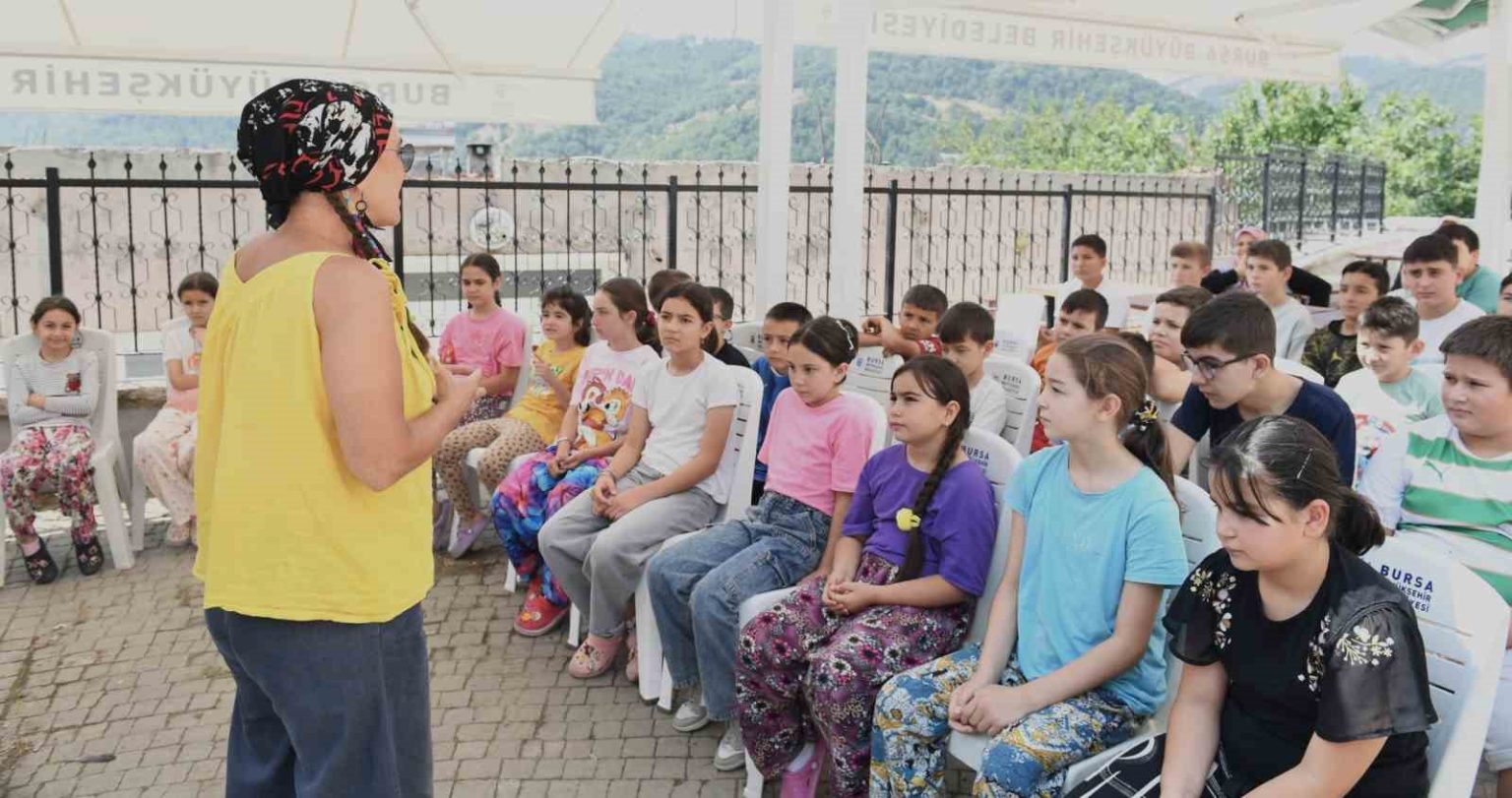 gezici-kutuphane-cocuklari-bilgiyle-donatiyor