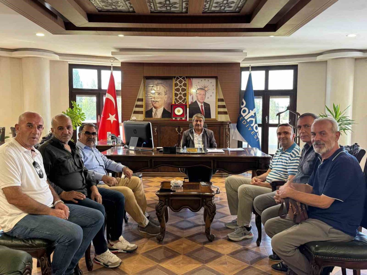 izmir-patnoslular-derneginden-baskan-taskina-ziyaret