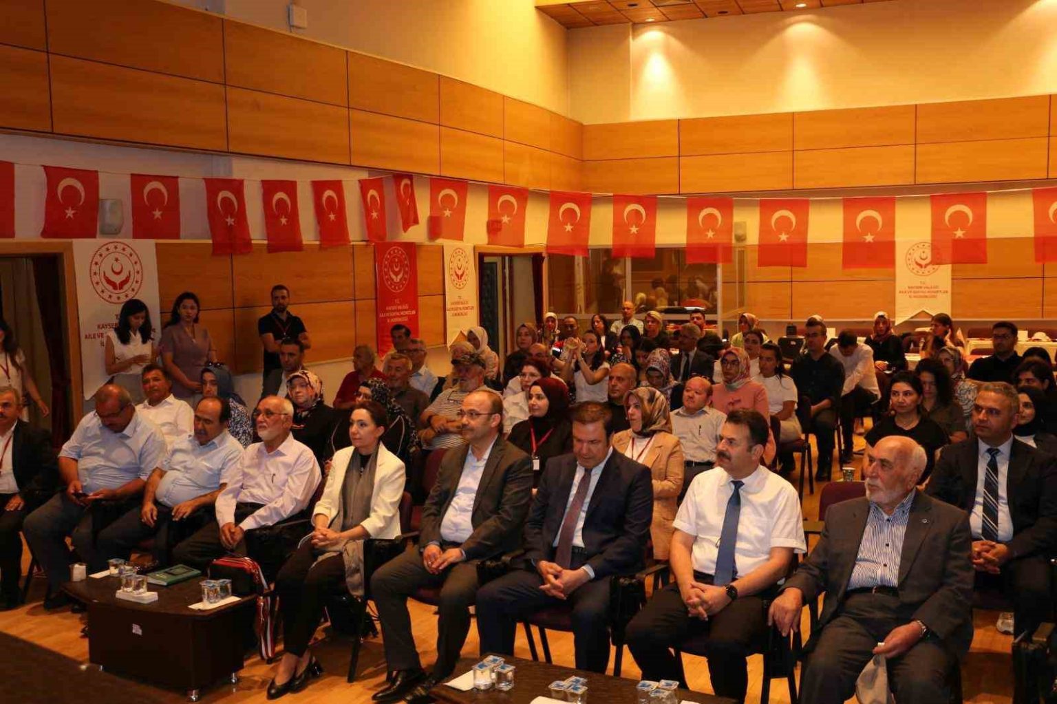 kayseride-yaslilik-calistayi-yapildi