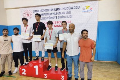 kutahyali-guresciler-manisadan-derecelerle-dondu