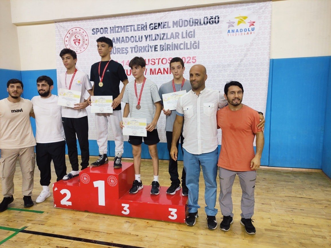 kutahyali-guresciler-manisadan-derecelerle-dondu