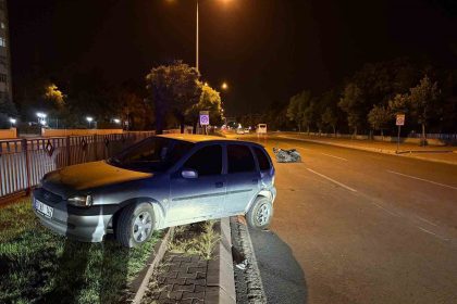 motosikletle-carpisan-otomobil-refuje-cikti-3-yarali