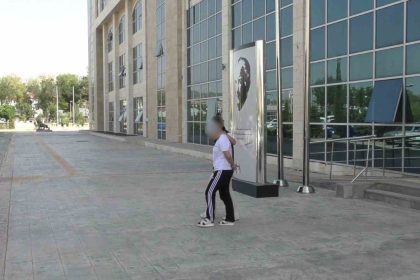 usakta-yolcu-otobusunde-28-bin-sentetik-ecza-ele-gecirildi