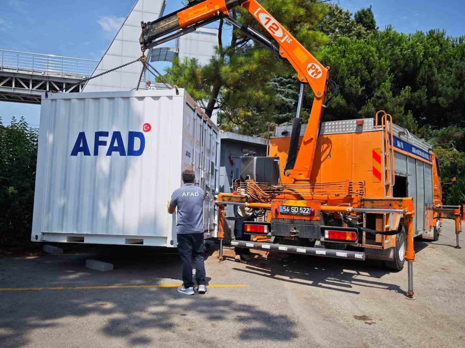 afad-tarafindan-sakaryaya-4-afet-konteyneri-kuruldu