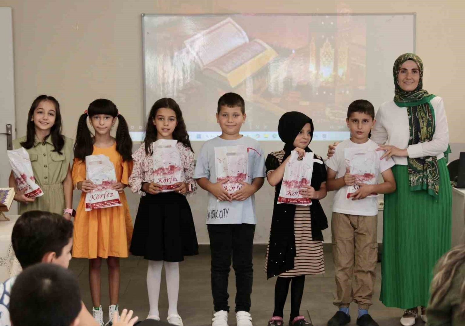 bilgi-evi-ogrencilerine-kurana-gecis-toreni-duzenlendi