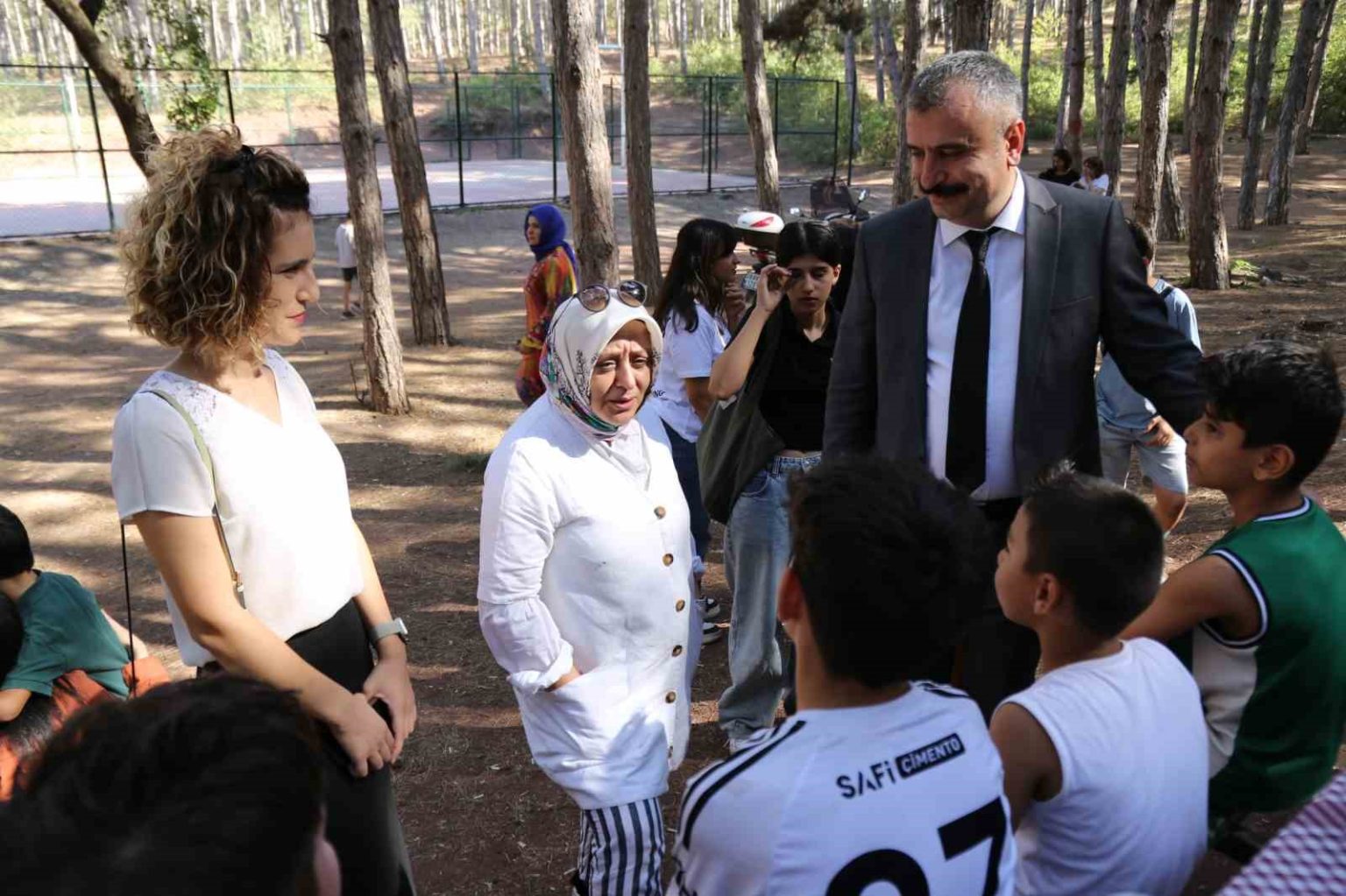 cocuk-hizmetleri-genel-muduru-kara-cocuklarla-piknikte-bulustu