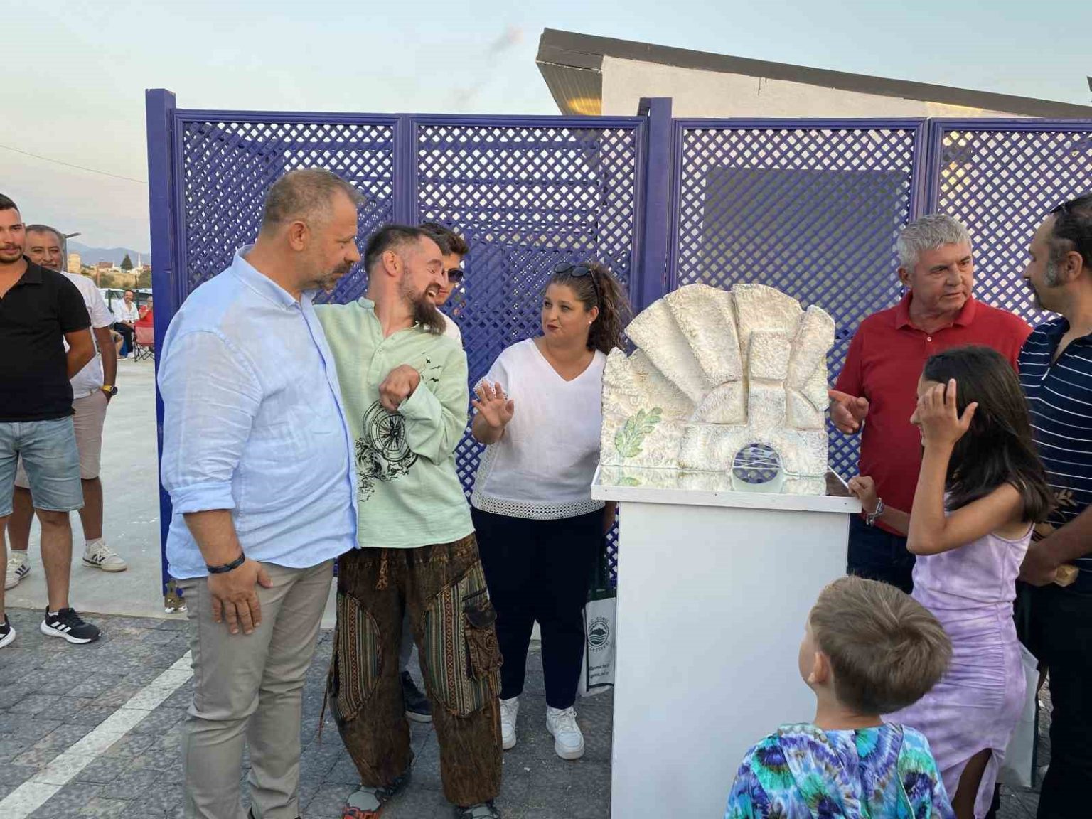 gomecte-5-uluslararasi-kuzey-ege-heykel-sempozyumu-ve-kafebus-travla-acilisi