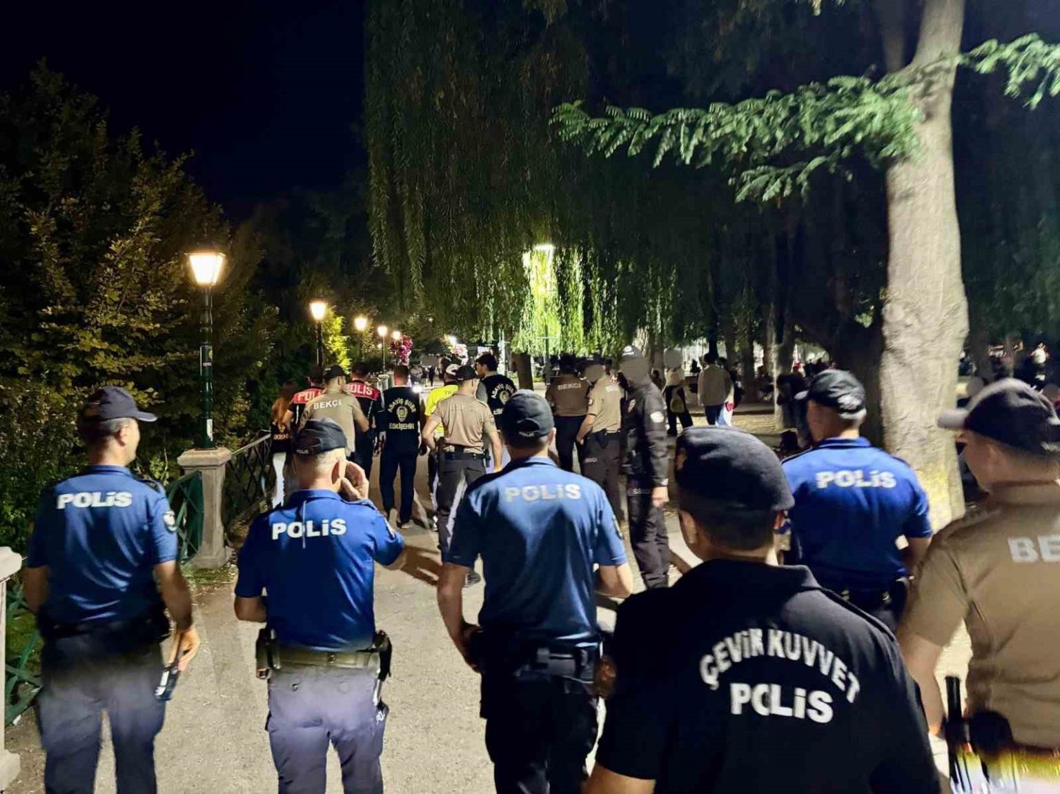 polis-ekiplerinden-genis-kapsamli-uygulama