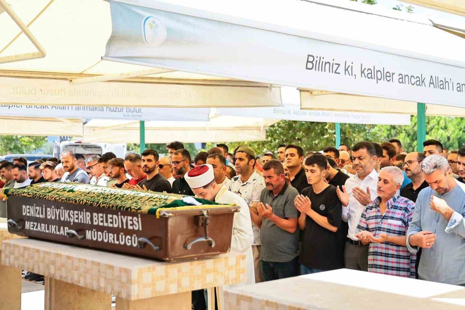 sondaj-calismasi-sirasinda-elektrik-akimina-kapilmasi-sonucu-hayatini-kaybeden-deski-personeli-son-yolculuguna-ugurlandi