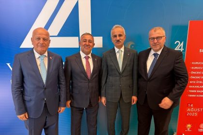 yildirim-ak-partinin-24uncu-yilinda-bakanlarla-ankarada-bulustu