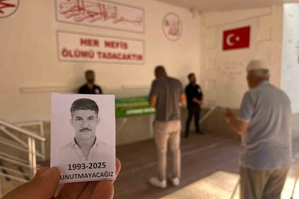 arkadasi-tarafindan-tufekle-vurulan-32-yasindaki-adam-son-yolculuguna-ugurlandi