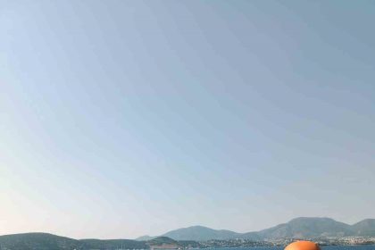 bodrum-aciklarinda-arizalanan-ve-suruklenen-tekne-kurtarildi