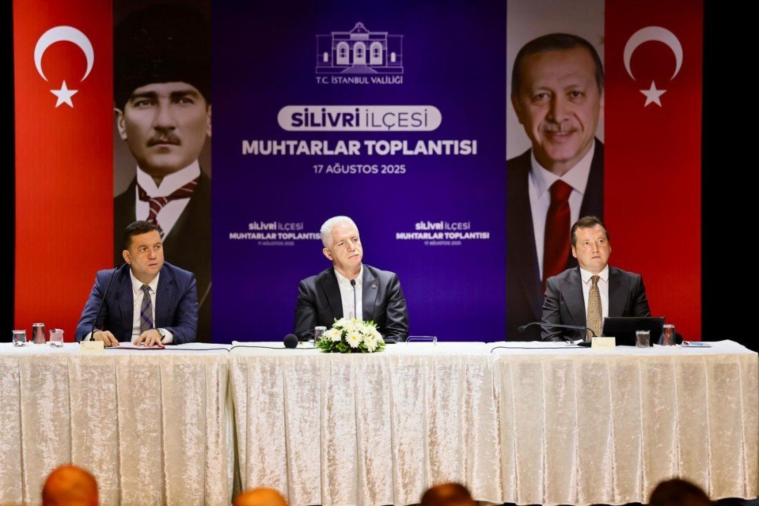 istanbul-valisi-gul-silivride-muhtarlarla-bir-araya-geldi