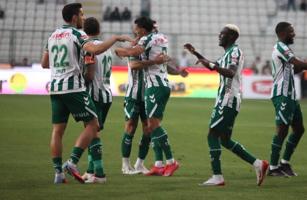 konyasporun-super-lig-tarihindeki-1000-golunu-alassane-ndao-atti