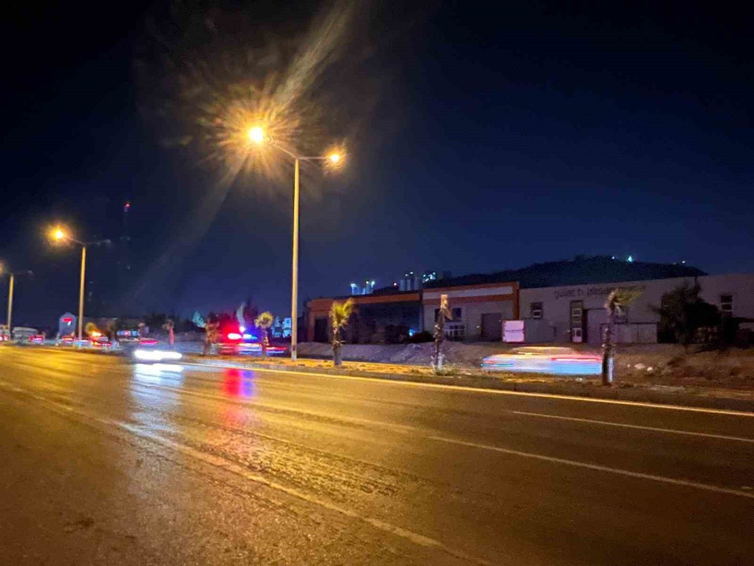markete-gitmek-isteyen-anne-ve-kizina-otomobil-carpti-anne-oldu-kizi-agir-yaralandi