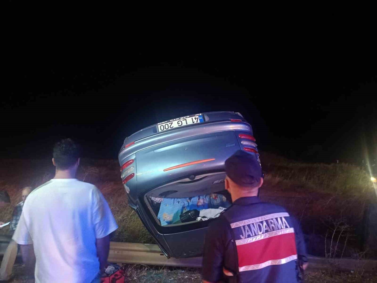 balikesir-bursa-kara-yolunda-trafik-kazasi-2-yarali