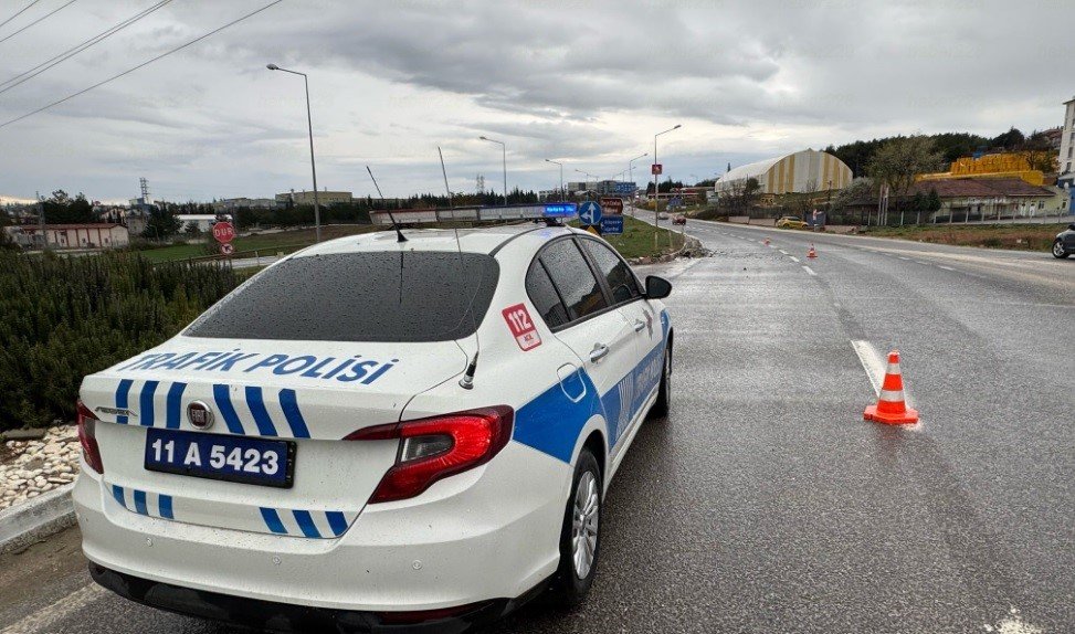 bilecikte-meydana-gelen-trafik-kazasinda-2-kisi-yaralandi