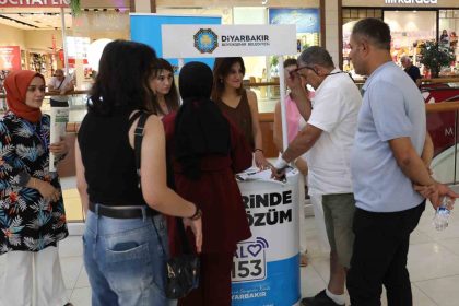 buyuksehir-belediyesi-avmlerde-yerinde-cozum-standi-ile-sorunlara-yerinde-mudahale-ediyor