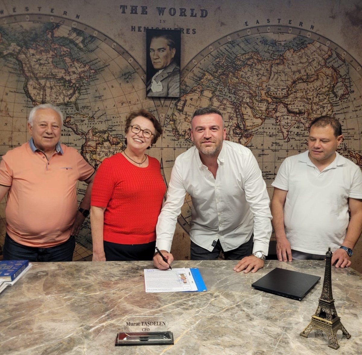 denizlinin-ilk-celik-apartman-icin-dugmeye-basildi