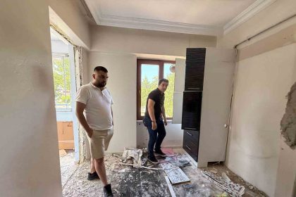 ihale-ile-aldigi-evde-eski-sahibin-yaptiklariyla-hayatinin-kabusunu-yasadi