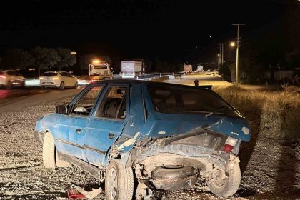 iki-otomobilin-dahil-oldugu-trafik-kazasinda-2-kisi-yaralandi