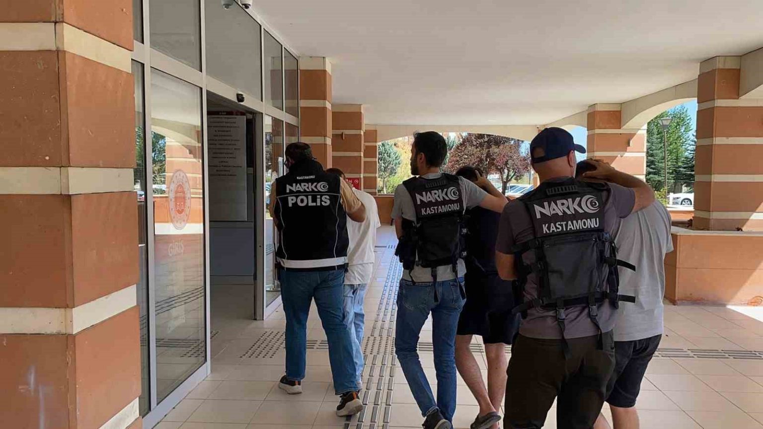 kastamonuda-uyusturucu-operasyonu-2-tutuklama