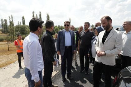 vali-musa-isin-hisarcik-emet-koprusunde-incelemelerde-bulundu