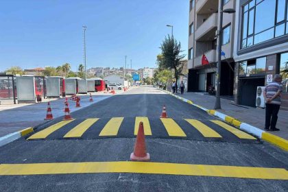 bandirmada-mehmet-akif-ersoy-caddesi-bastan-sona-yenilendi
