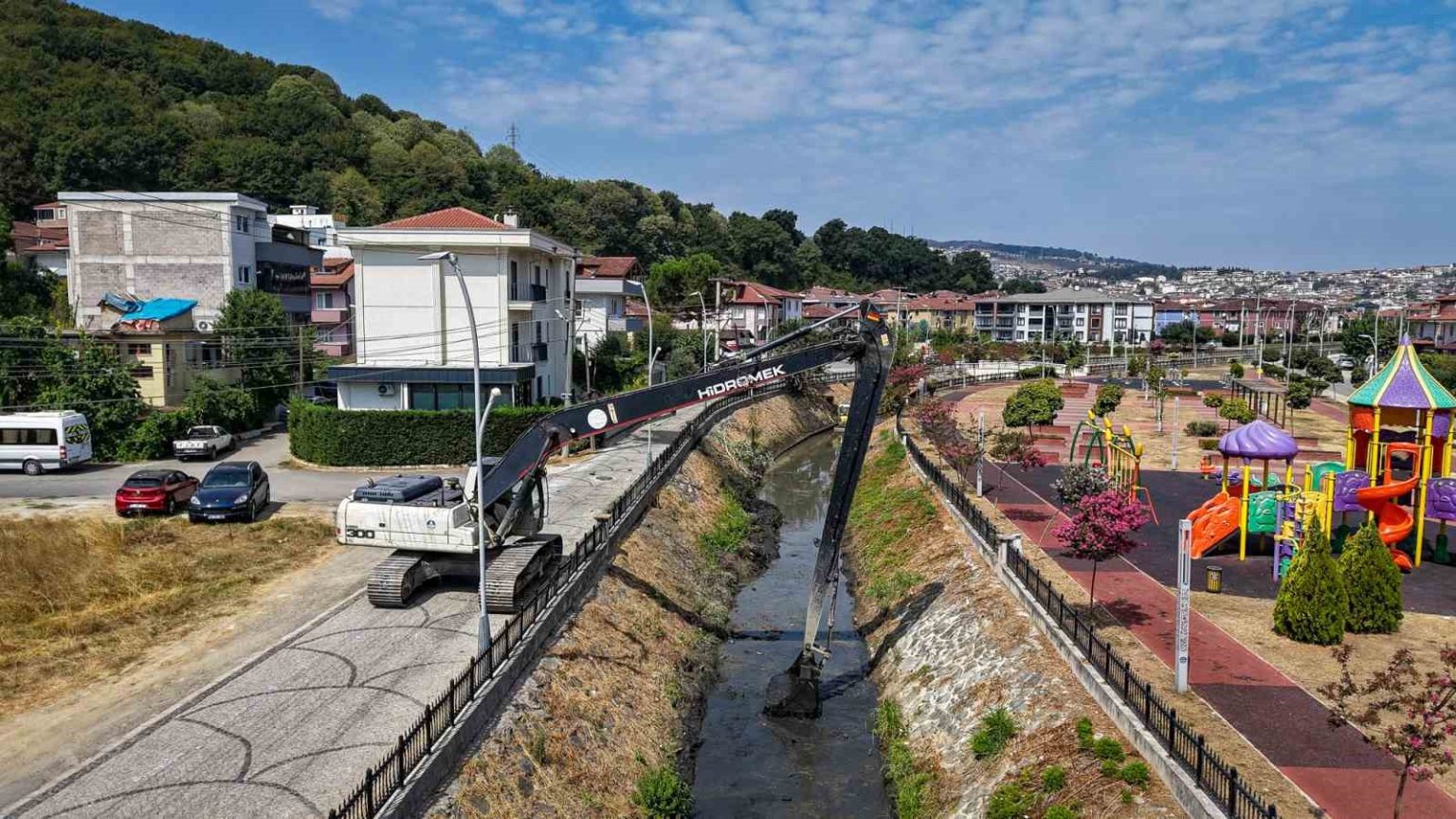 cevre-ve-su-sagligi-icin-dere-islah-calismalari-devam-ediyor