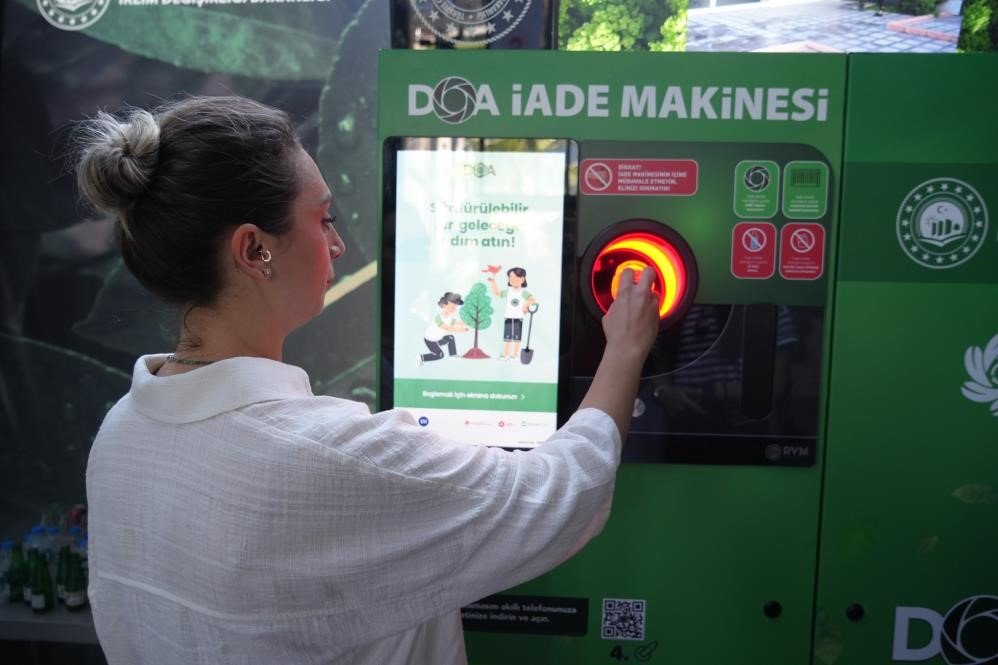 doa-makineleri-samsunda-49-binden-fazla-icecek-ambalaji-topladi