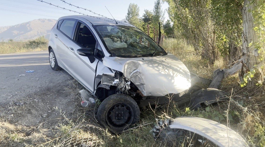erzincanda-trafik-kazasi-2-yarali