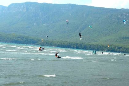 kitesurfun-dunyadaki-en-elverisli-noktalarindan-biri-ula-akyaka