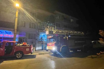 mentesede-catiya-atilan-sigara-itfaiyeli-alarma-gecirdi
